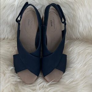 Clarks Women's Dark Blue and Beige Sandals